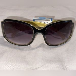 Simply Vera Vera Wang Sunglasses (NWT)